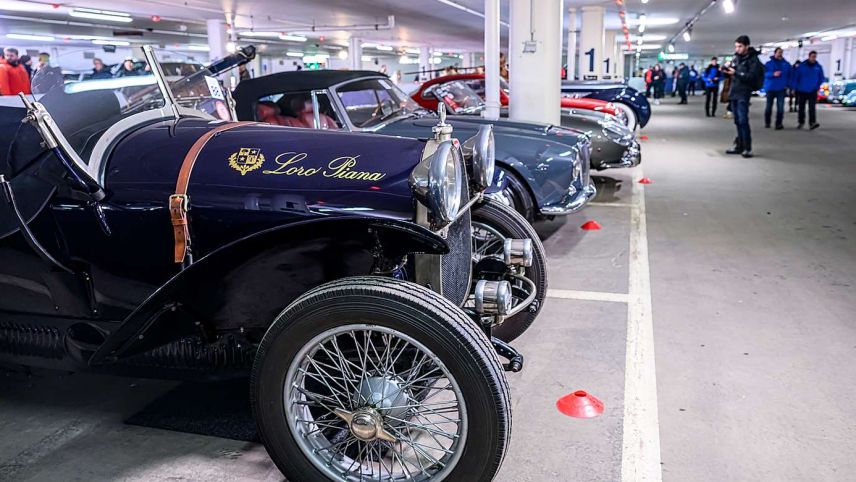 Im Parkhaus statt auf dem See: Wegen des heftigen Schneefalls musste der Anlass «The ICE» in diesem Jahr abgesagt werde. Bewundert werden konnten die Autos trotzdem. Foto: www.fotoswiss.com/Giancarlo Cattaneo