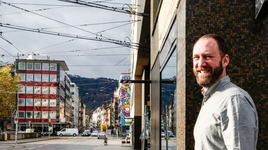 Architekturprofessor Stefan Kurath: «Architekturwettbewerbe, Baukommissionen und Bauberatungen verhindern dumme, nicht aber gute und innovative Ideen.»		Foto: Jon Duschletta