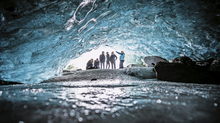 Im vergangenen Mai machten die Studierenden der HFT eine Exkursion zum Morteratschgletscher. So haben sie sich mit dem Thema Gletscherschmelze intensiv auseinandergesetzt. Foto: Mayk Wendt