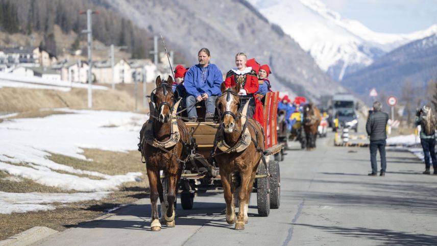 Pferdekutschenfahrt von Zuoz nach Madulain. Foto: Mayk Wendt