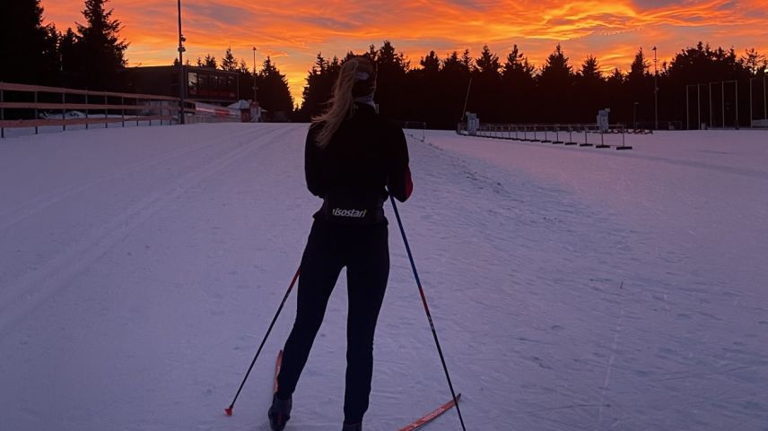 Das zweite Mal auf Langlaufski in diesem Winter hat sich auf jeden Fall gelohnt. Ich wurde wohl zur Schönwetter-Sportlerin … Foto: Z. Vfg.