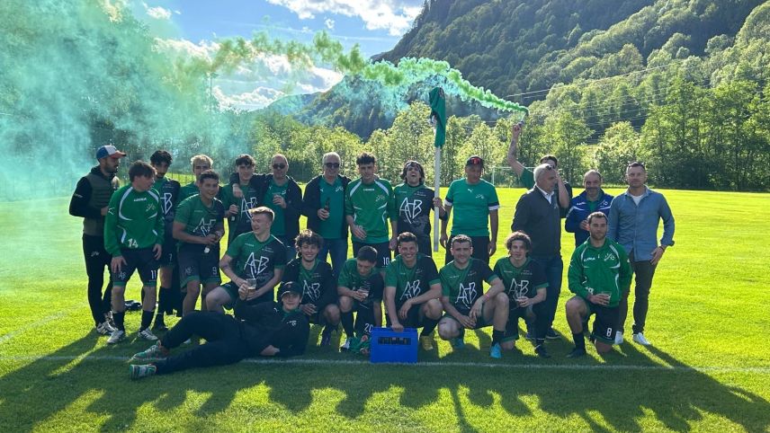 Ziel erreicht: Die AC Bregaglia hat zwei Spiele vor Schluss den Klassenerhalt sicher.       Foto: AC Bregaglia