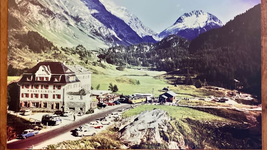 Autos gehörten auf Postkarten lange Zeit dazu. Foto: Fadrina Hofmann