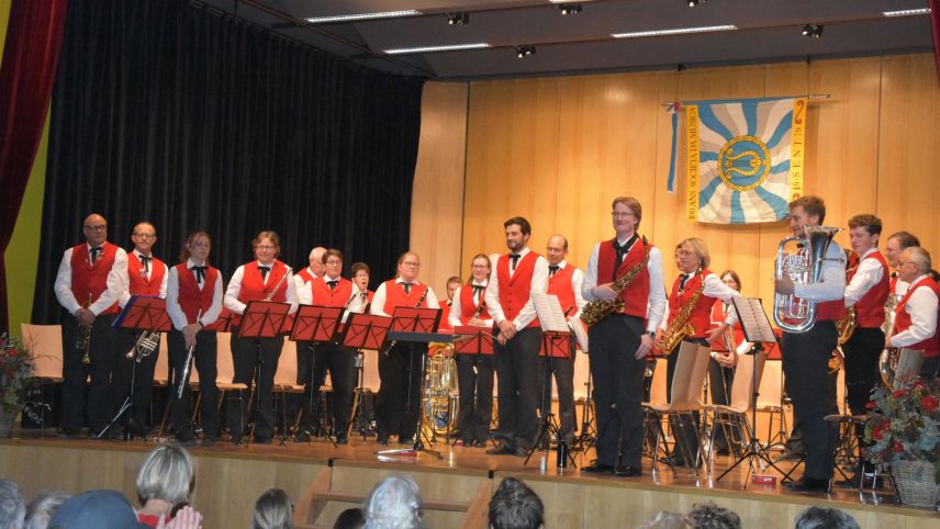 La Società da musica Sent in occasiun dal concert da prümavaira la dumengia da Pasqua (fotografia: Nicolo Bass).