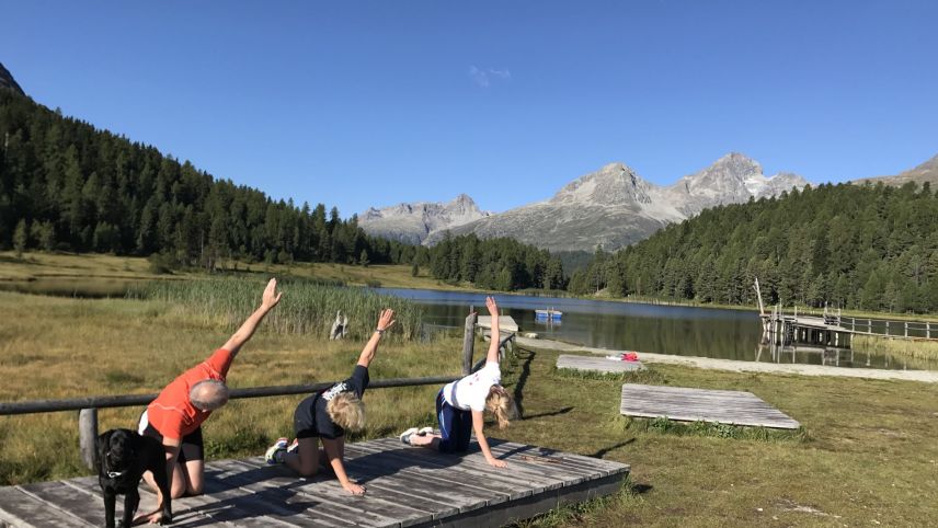 Tipp Nr. 1: Morgengymnastik am Stazer See!. Fotos: Anne-Marie Flammersfeld