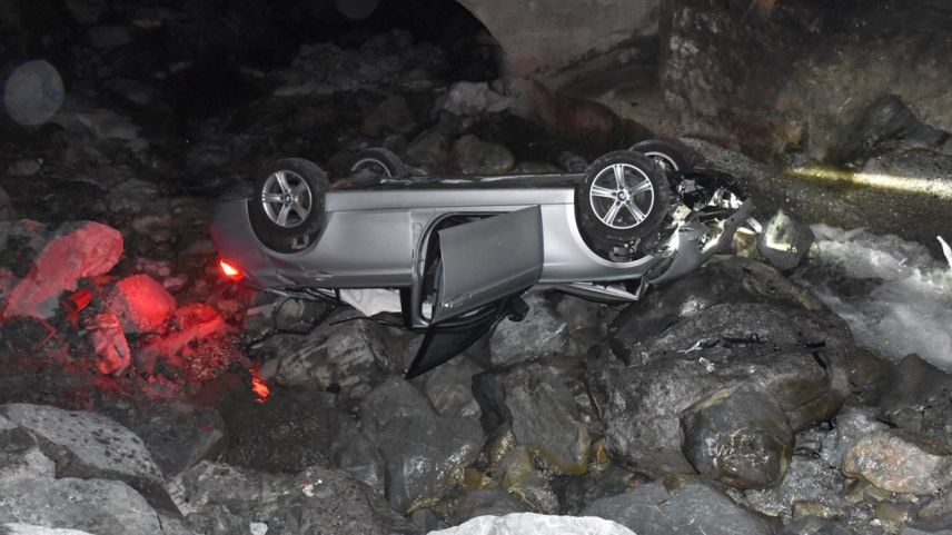 Glück im Unglück. Der Fahrer wurde bei dem Crash nur leicht verletzt. Foto: Kantonspolizei Graubünden