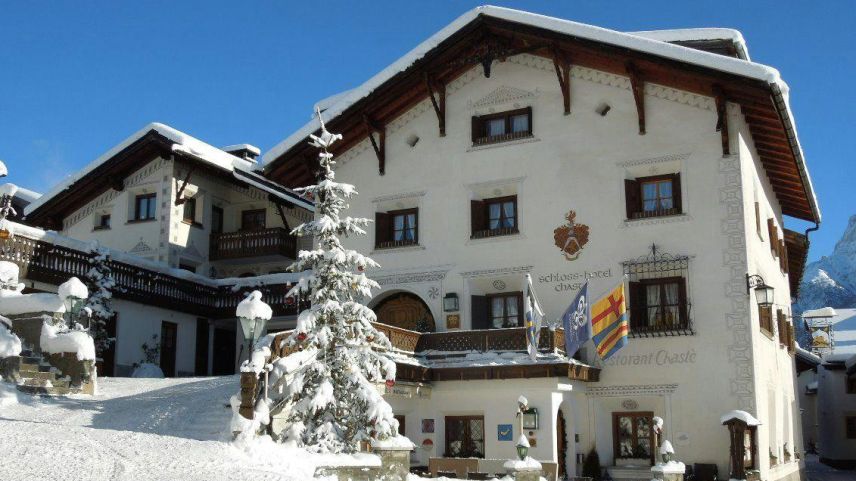 Beim Holiday Check Award 2024 schafft es das Hotel Tarasp auf Platz 1. Foto: Schlosshotel Tarasp