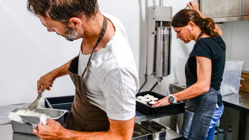 Vista illa producziun da «Il glatsch» da Zernez. fotografias: Jon Duschletta