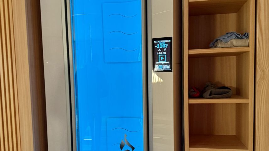 Die Kältekammer im Wellnessbereich. Foto: Fadrina Hofmann