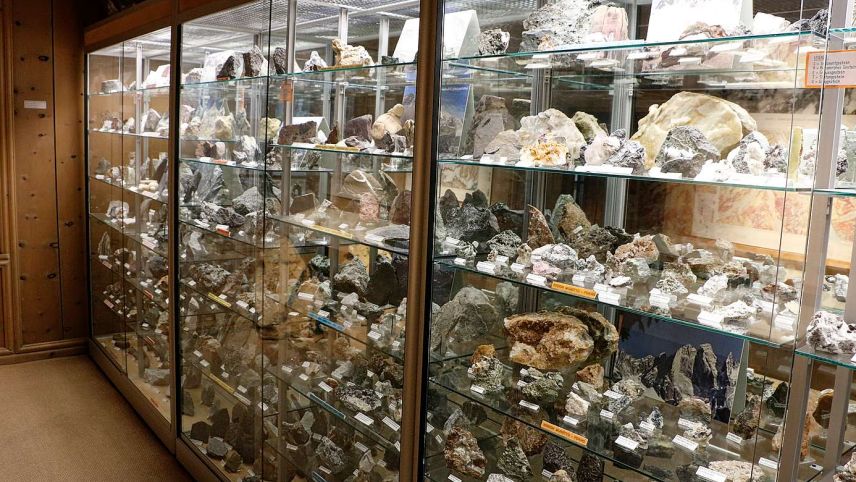 Gesteinssammlung von Ernst Sury im Museum Alpin. Foto: Sabrina von Elten
