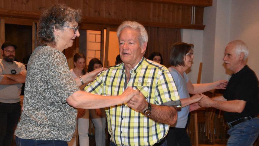 Mario Furrer e sia duonna Carla sun ballarins paschiunats ed els vöglian dar inavant lur paschiun eir a la generaziun giuvna (fotografia: Nicolo Bass).