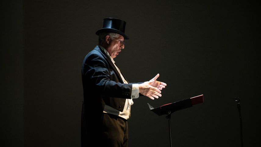 Intendant der Opera Engiadina, Dirigent und Sänger in Personalunion: Claudio Danuser