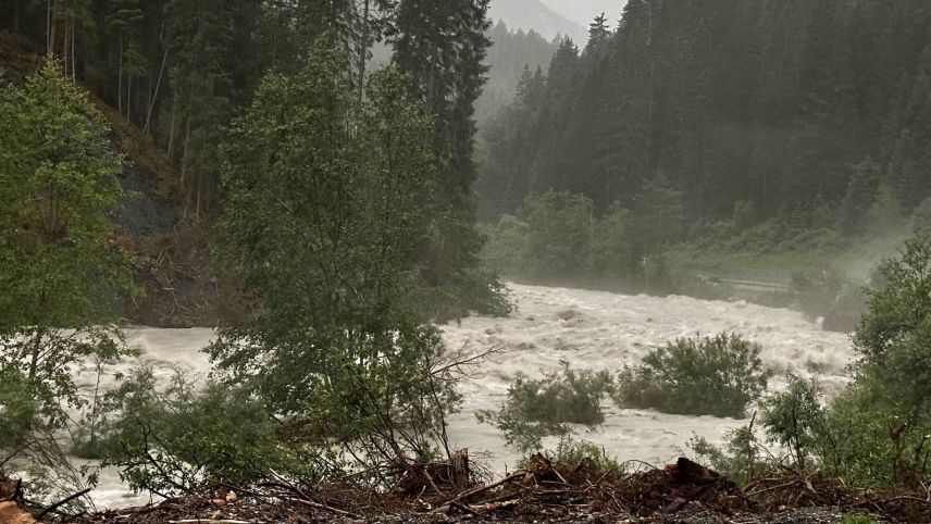 Der Inn bei Plan d'En am Freitagabend. Foto: Ladina Giston