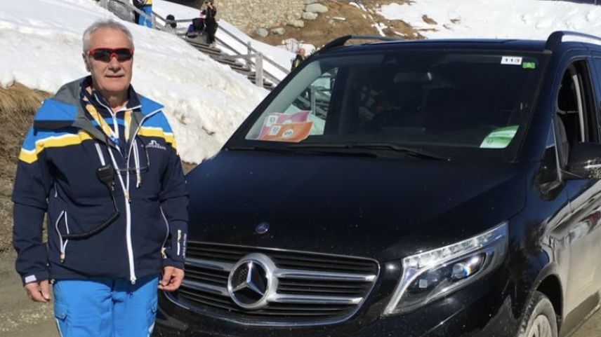 Artur Robbi viagia cun sieu shuttle per differentas occurrenzas da sport in Engiadin'Ota (fotografia: mad).