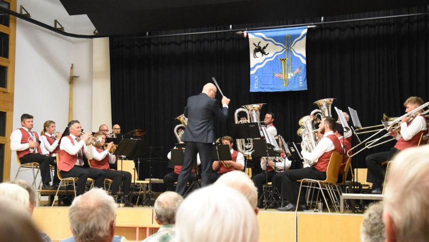 Concert da la Società da musica Ftan cul nouv dirigent Martin Stecher (fotografia: Nicolo Bass).