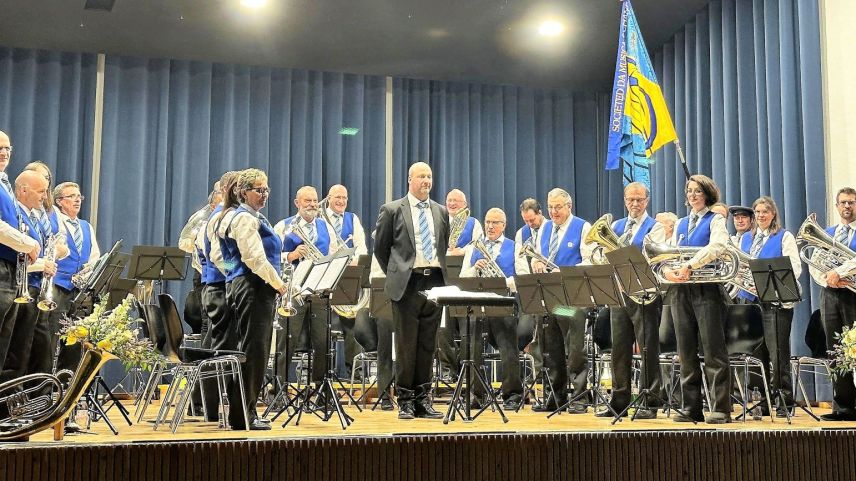 Das Jahreskonzert war eine Reise durch Emotionen, Traditionen und beeindruckende Klangwelten. Foto: Not Janett