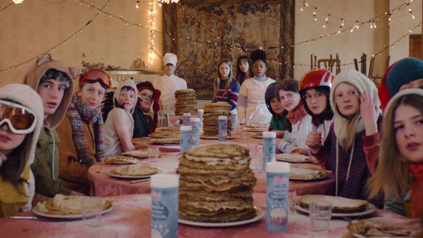 Die Kinder geniessen ihre Freiheit in vollen Zügen und stellen dabei das Hotel auf den Kopf.    Foto: z. Vfg