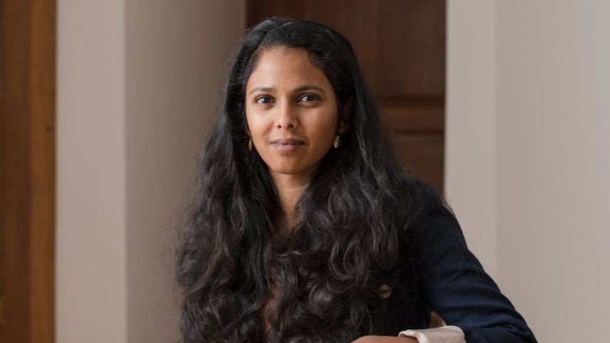 Gianna Olina Cadonau survain il premi Studer/Ganz (fotografia: Lia Rumantscha/Hans-Ruedi Rohner).