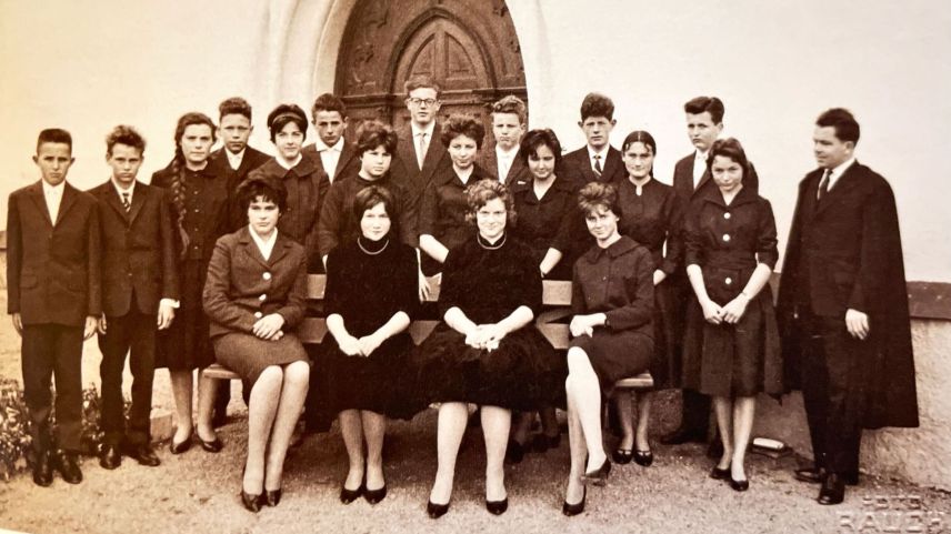 Die Konfirmationsklasse von Scuol 1960. Foto: Privatsammlung Duri Gaudenz