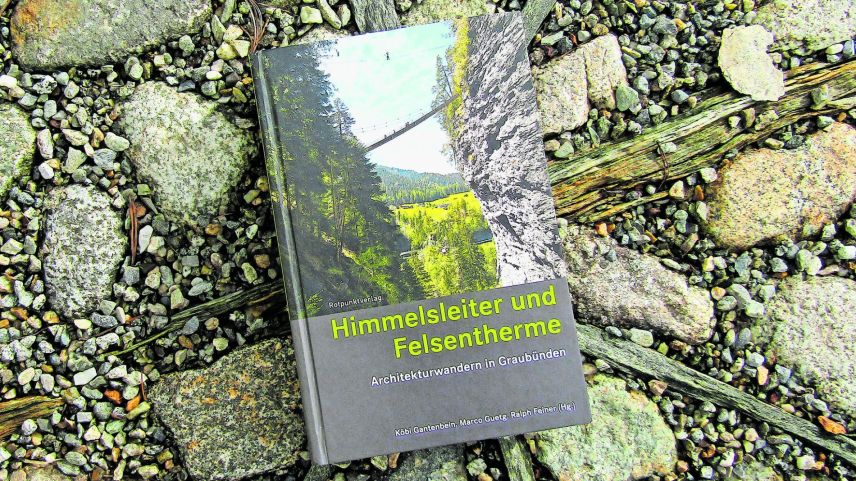 Architektur, die erwandert werden kann. Mit dem Buch «Himmelsleiter und Felsentherme».		
Foto: Katharina von Salis