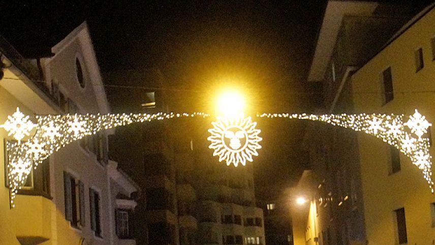 Sieht trotzdem aus wie Weihnachten: Die St. Moritzer Sonne. Fotos: Ruth Spitzenpfeil