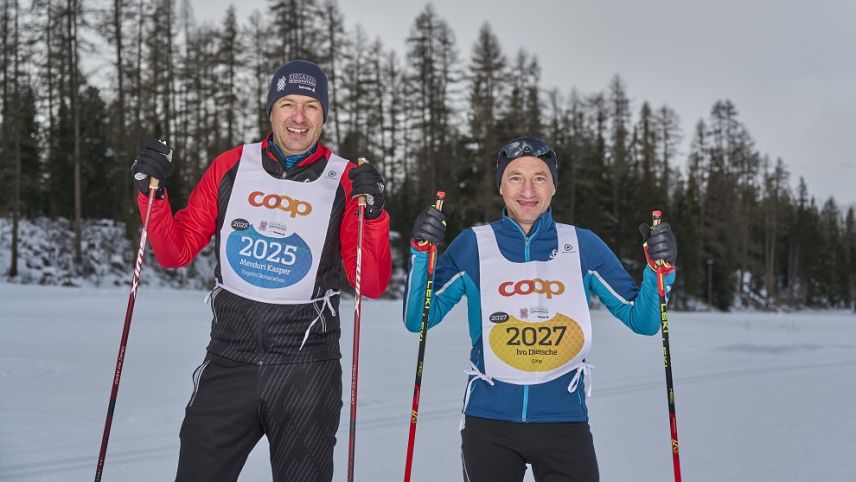 Menduri Kasper Geschäftsführer Engadin Skimarathon (links) und Ivo Dietsche Leiter Verkaufsregion Ostschweiz-Ticino freuen sich auf die Partnerschaft. Foto: z.Vfg