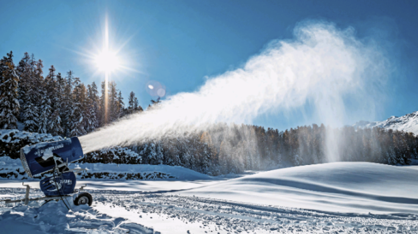 Mehr als 27 Millionen soll in Beschneiungs‧anlagen am Corvatsch und auf Furtschellas investiert werden – ‧teils mitgetragen von der öffentlichen Hand: nämlich den Standortgemeinden Sils und Silvaplana. Foto: Daniel Zaugg
