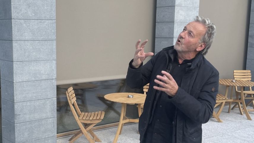 L’architect Gion A. Caminada da Vrin ho progetto e planiso cun l’Hotel Maistra 160 a Puntraschigna ün hotel cumplettamaing nouv (fotografia: Reto Stifel).