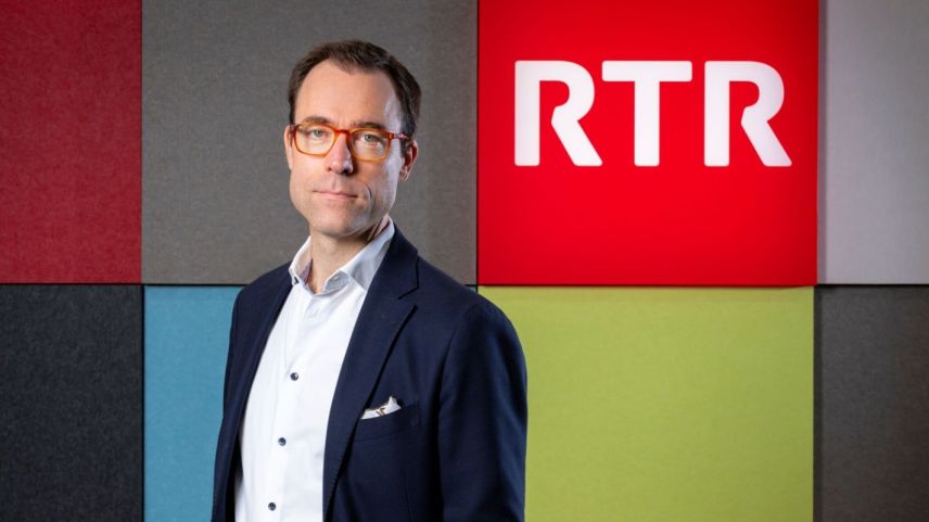 Nicolas Pernet, directer RTR, disch: «In relaziun spargnain nus il plü bler da tuots.» (fotografia: RTR).