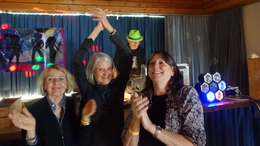 «DJ Guido sorgte mit Hits aus den 70er- und 80er-Jahren für gute Stimmung». Fotos: Othmar Lässer