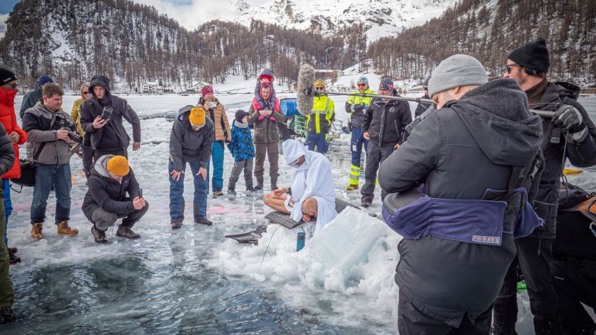 Volle Konzentration vor dem Tauchgang.      Foto: Daniel Zaugg