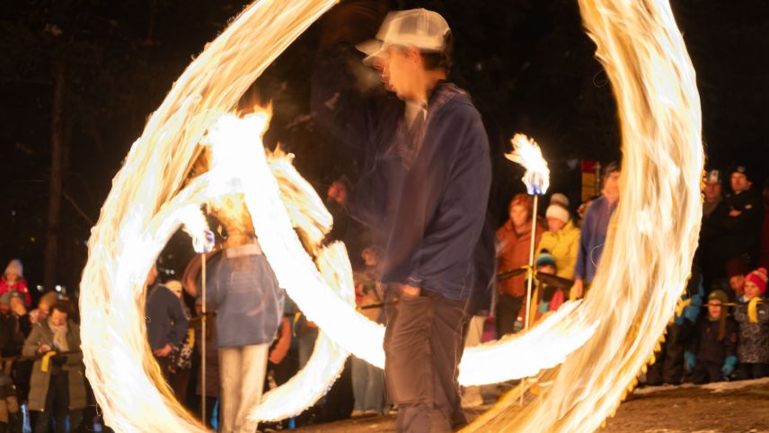 Las bombas sun ün spectacul. fotografia: Dominik Täuber