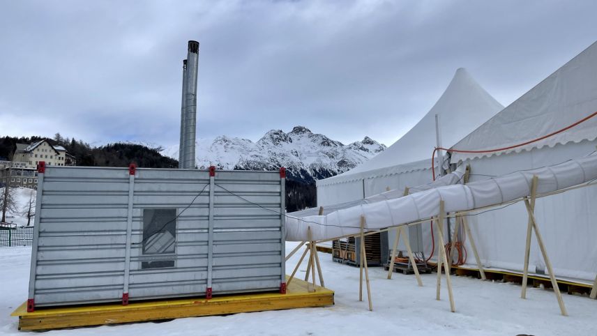 Wie kleine Hütten sehen die Heizungscontainer aus. Foto: Fadrina Hofmann