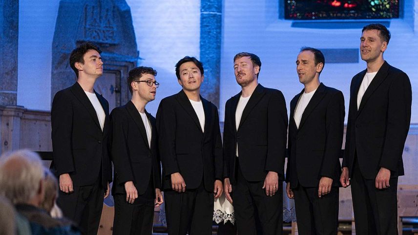 The King’s Singers: Patrick Dunachie, Edward Button, Julian Gregory, Christopher Bruerton, Nick Ashb, Jonathan Howard (von links) Foto: Engadin Festival, Quim Vilar