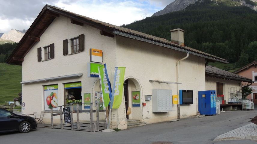 La butia da Tarasp a Fontana immez il cumün (fotografia: Benedict Stecher).