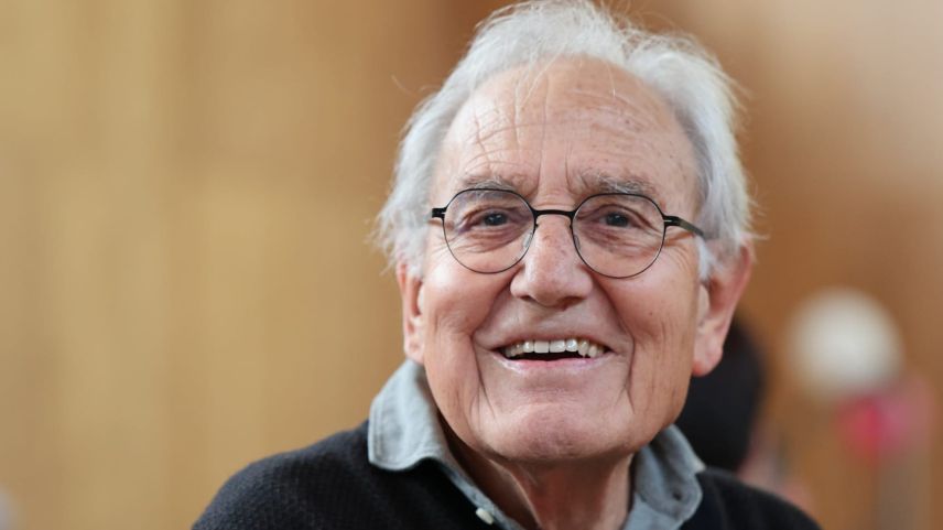 Il dirigent Jachen Janett piglia quista fin d’eivna cumgio dal Cor masdà da Tschlin e dirigia duos concerts a Zuoz ed a Tschlin (fotografia: mad).