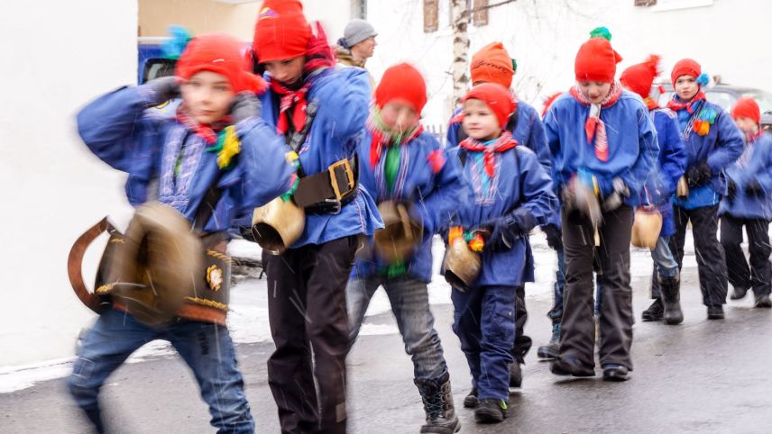 Archivfoto Chalandamarz in Zernez/Brail. Foto: Jon Duschletta