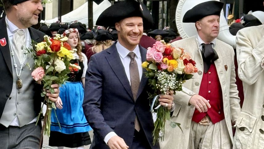 Dario Cologna strahlt. Foto: Fadrina Hofmann