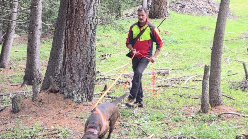 Emil Kuen und sein Hund Tjark sind ein tolles Nachsuchegespann. Foto: z.V.g.