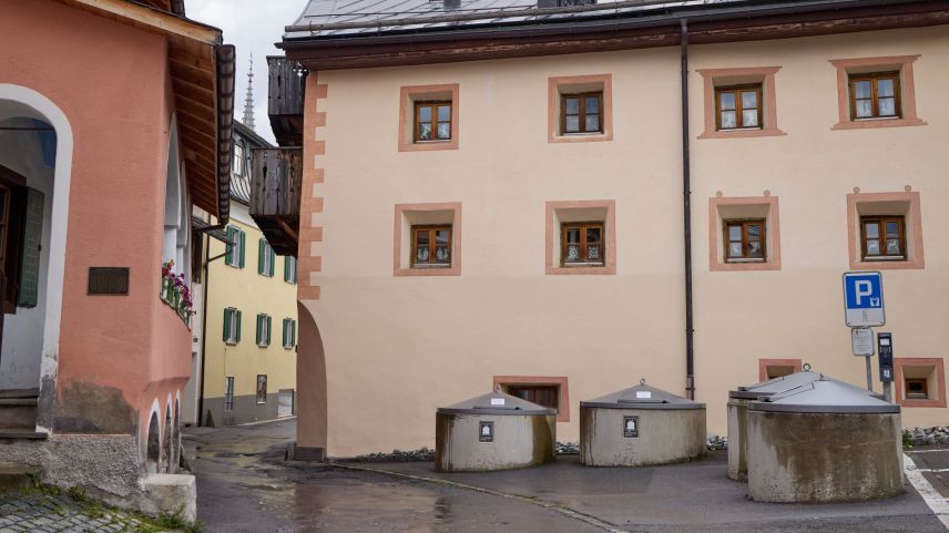I spüzzan minchatant e chaschunan eir canera, ils molocs a Sent, ma na in möd intolerabel. Quai es davo üna dispitta da plüs ons tras tuot las instanzas uossa confermà ufficialmaing dal Güdisch federal. fotografia: Michael Steiner