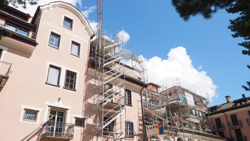 Das Parkhotel Margna in Sils bleibt diesen Sommer zu. Vor allem der Einbau des neuen Lifts erweist sich als knifflige Angelegenheit.      