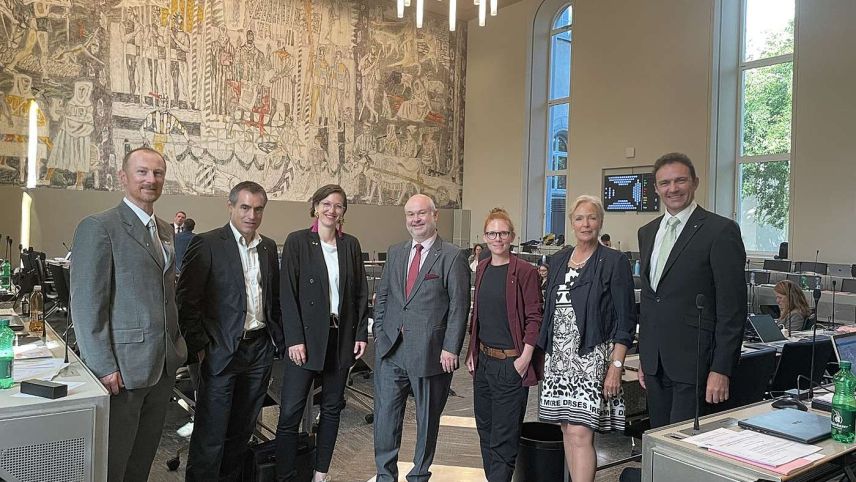 Die Neuen aus dem Engadin: Reto Lehner, Reto Rauch, Nora Saratz Cazin, Stefan Metzger, Selina Nicolay Aita Biert und Martin Binkert (von links). 	Foto: Reto Stifel