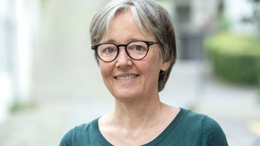 La scienziada Flurina Graf less improvar da megldrar cun seis stüdi las schanzas da fuormaziun per uffants da lingua estra (fotografia: mad).