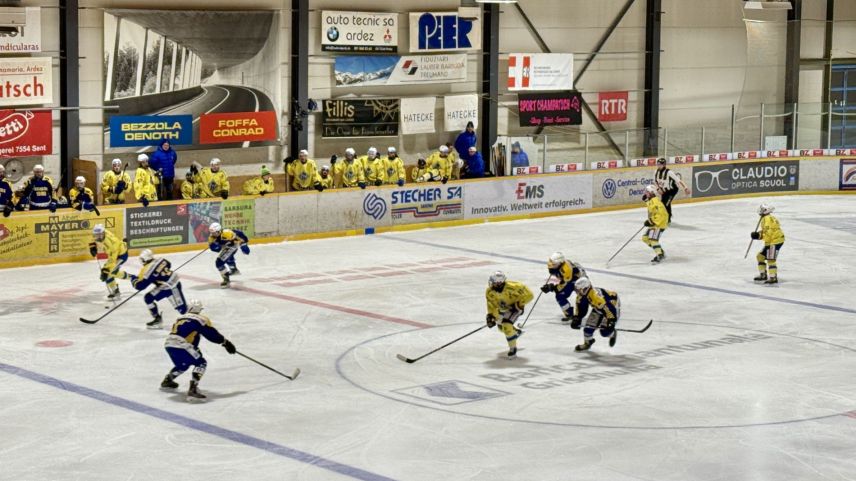 Beim Eishockey läuft etwas. Foto: Fadrina Hofmann