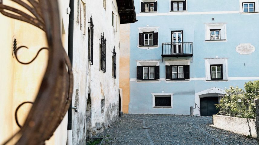 Im neuen Wohnraumförderungsgesetz der Gemeinde Celerina ist nicht vorgesehen, Massnahmen im Bereich des altrechtlichen Wohnraums zu ergreifen. Das Gesetz kommt am 12. Dezember zur Abstimmung. 	Foto: Engadin St. Moritz Tourismus AG