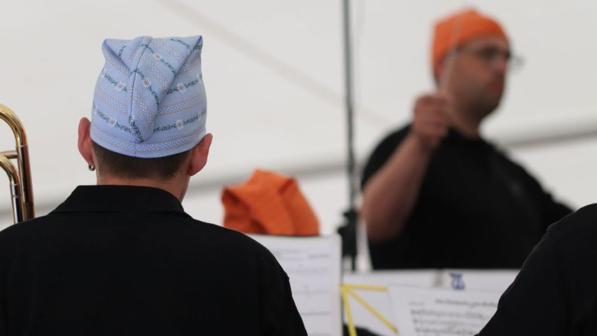 Die Münstertaler zeigten sich solidarisch und kamen mit Zipfelmütze. Foto: Claudia Alini