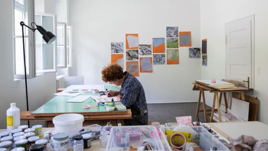 La fotografia muossa ün dals ateliers a Nairs (fotografia: Benedict Stecher).