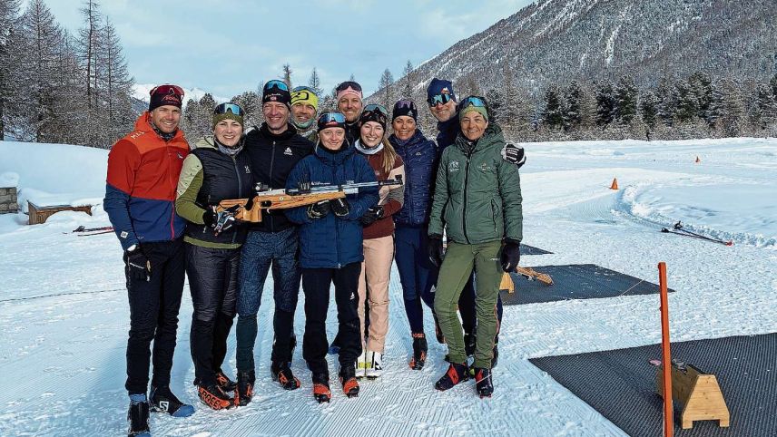Foto: Alessia Laager (vorne Mitte) mit den Kursteilnehmerinnen und Kursteilnehmern. Foto: z. Vfg