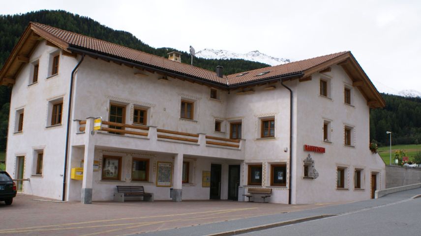 L’uschè nomnada chasa polivalenta a Valchava es proprietà cumünala (fotografia: Manuela Gross).