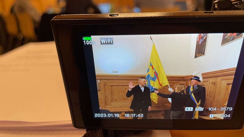 Leandro Testa bei der Vereidigung als Ratspräsident. Foto: Reto Stifel